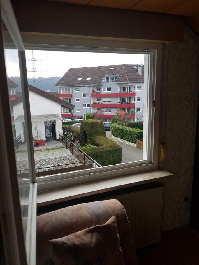 Sonnige Ruhige Dachzimmer Inkl Wifi Plus Kaffee Mit Wg Dusche Und Neuer Kueche 로라흐 외부 사진